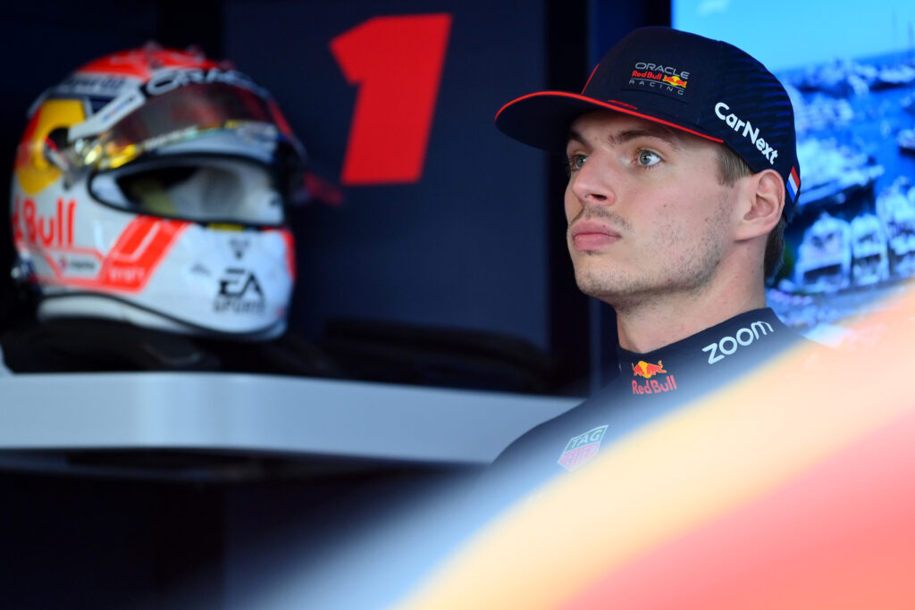 MONTE-CARLO, MONACO - MAY 26: Max Verstappen of the Netherlands and Oracle Red Bull Racing prepares to drive in the garage during practice ahead of the F1 Grand Prix of Monaco at Circuit de Monaco on May 26, 2023 in Monte-Carlo, Monaco. (Photo by Dan Mullan/Getty Images) // Getty Images / Red Bull Content Pool //